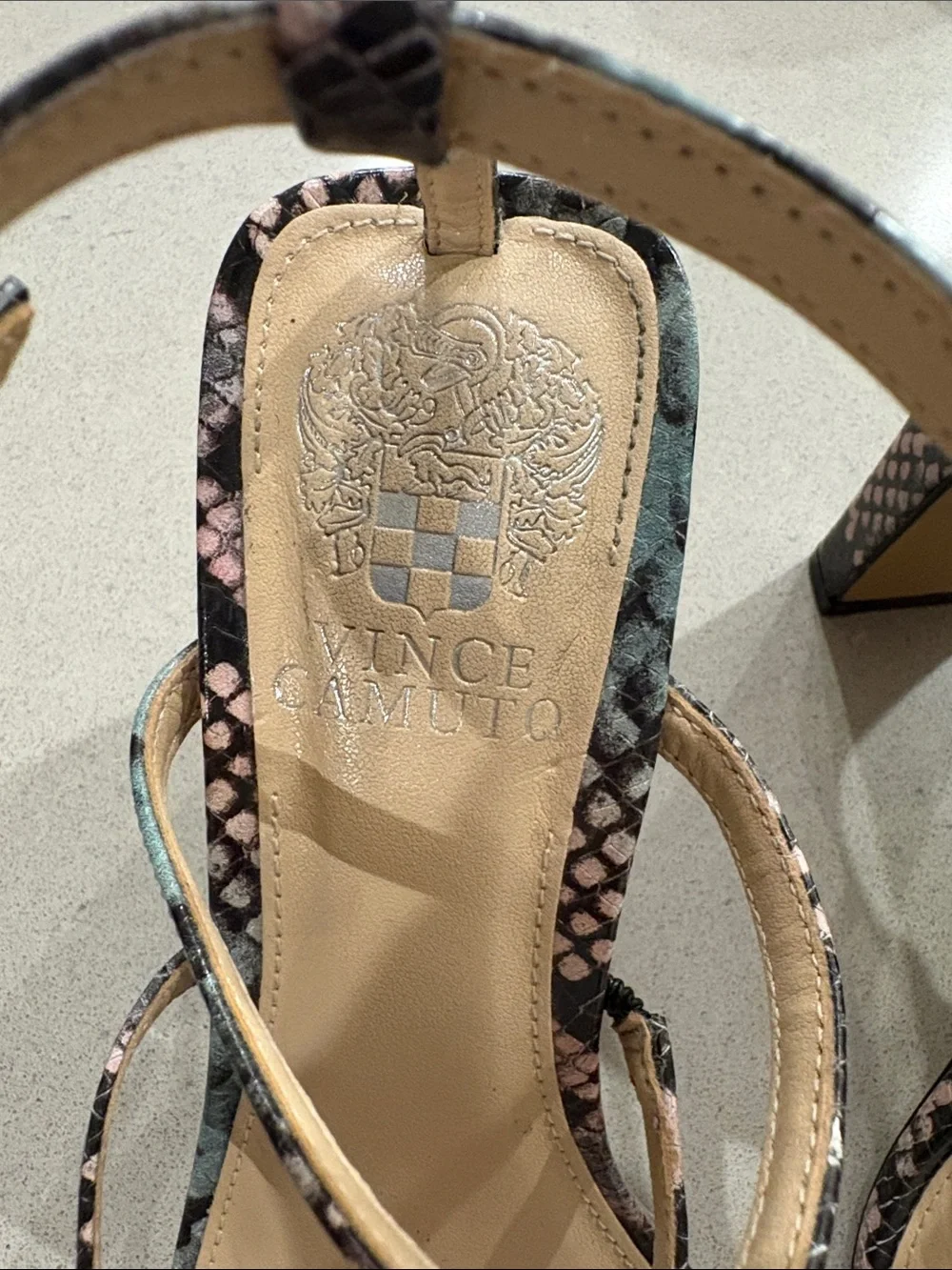 Vince camuto snake skin pink black blue criss cross 3.75” heels 7 worn once - Picture 3 of 7